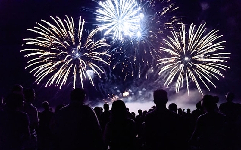 Where to Watch July 4th Fireworks on Lake Murray (and How to Make a Weekend of It)