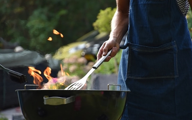 How to Host the Ultimate July 4th BBQ at Your Lakefront Rental